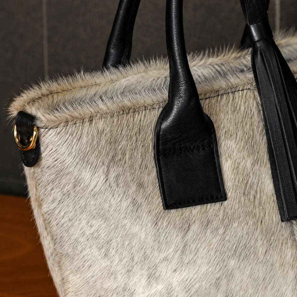 Cartera Milagros Cuero con Pelo Natural Gris| La Pampa Leather Chile