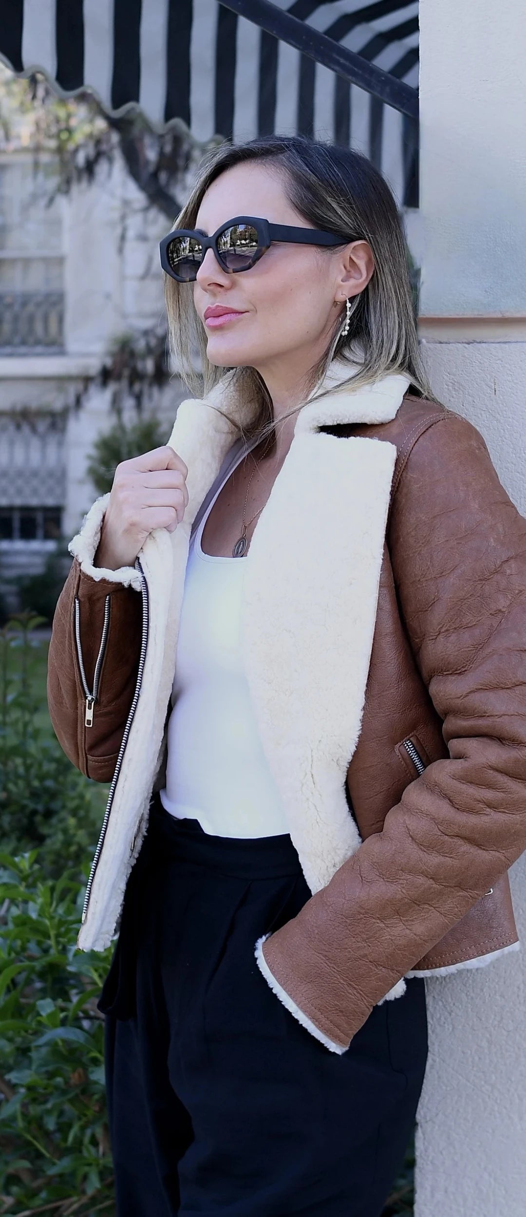 Chaqueta de cuero Amalia para mujer con corderito natural color camel de La Pampa Leather