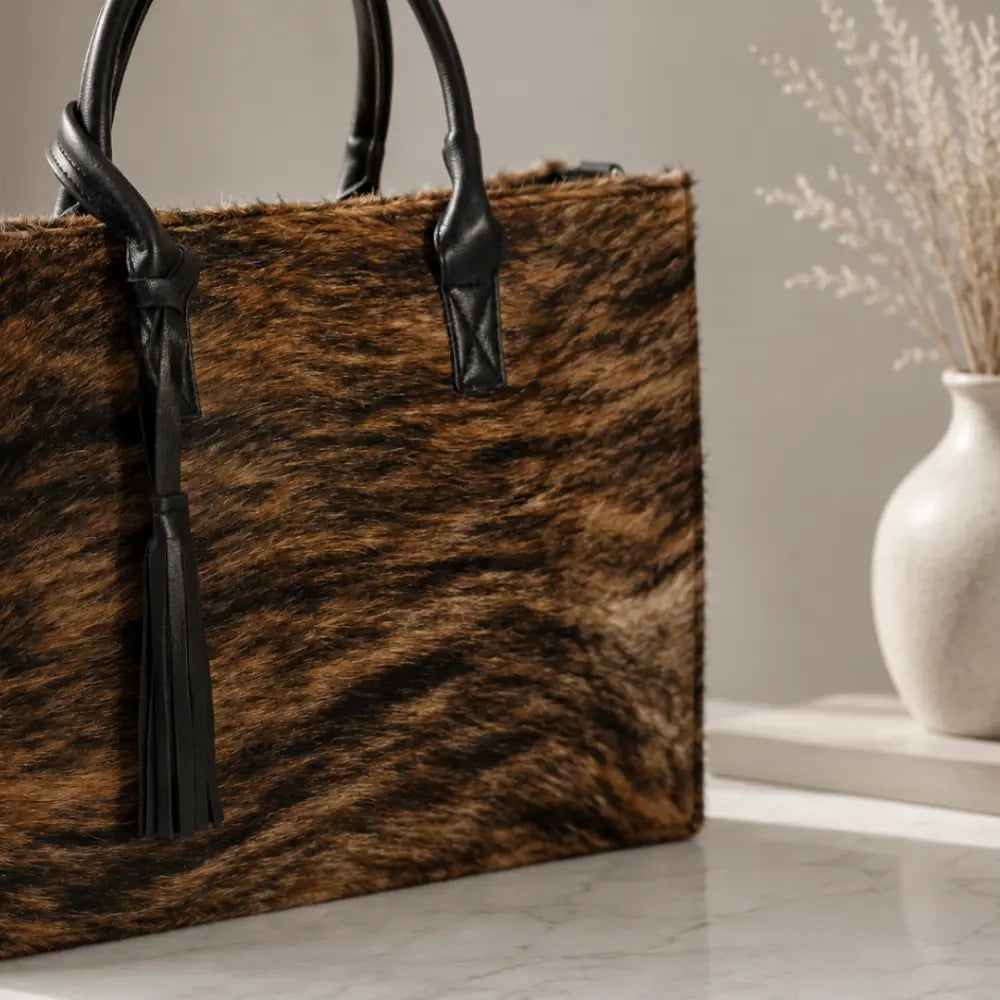 Cartera Milagros Tote café de cuero y pelo natural I La Pampa Leather