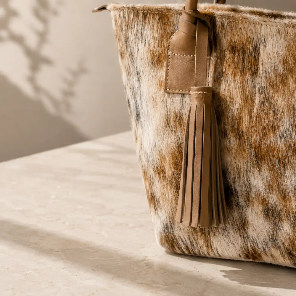 Cartera Milagros de Cuero con Pelo Beige | La Pampa Leather Chile