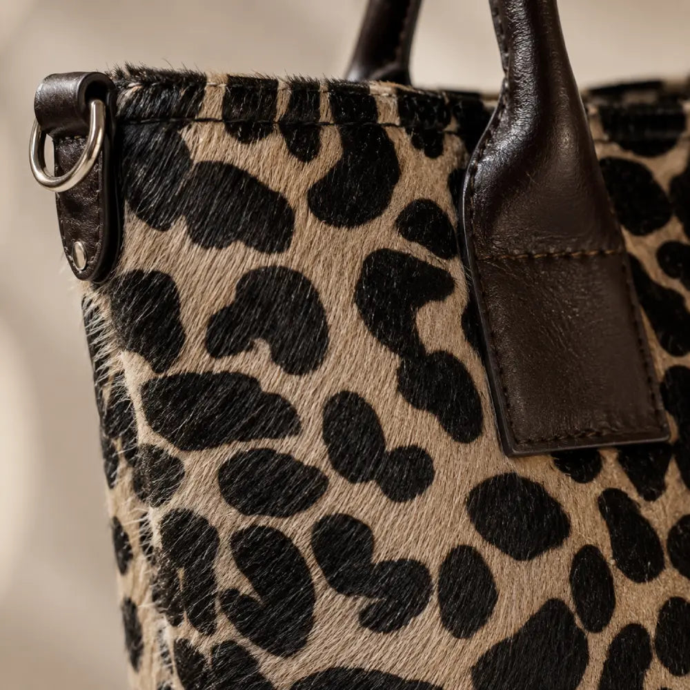 Cartera Milagros de Cuero con Pelo Animal Print | La Pampa Leather Chile
